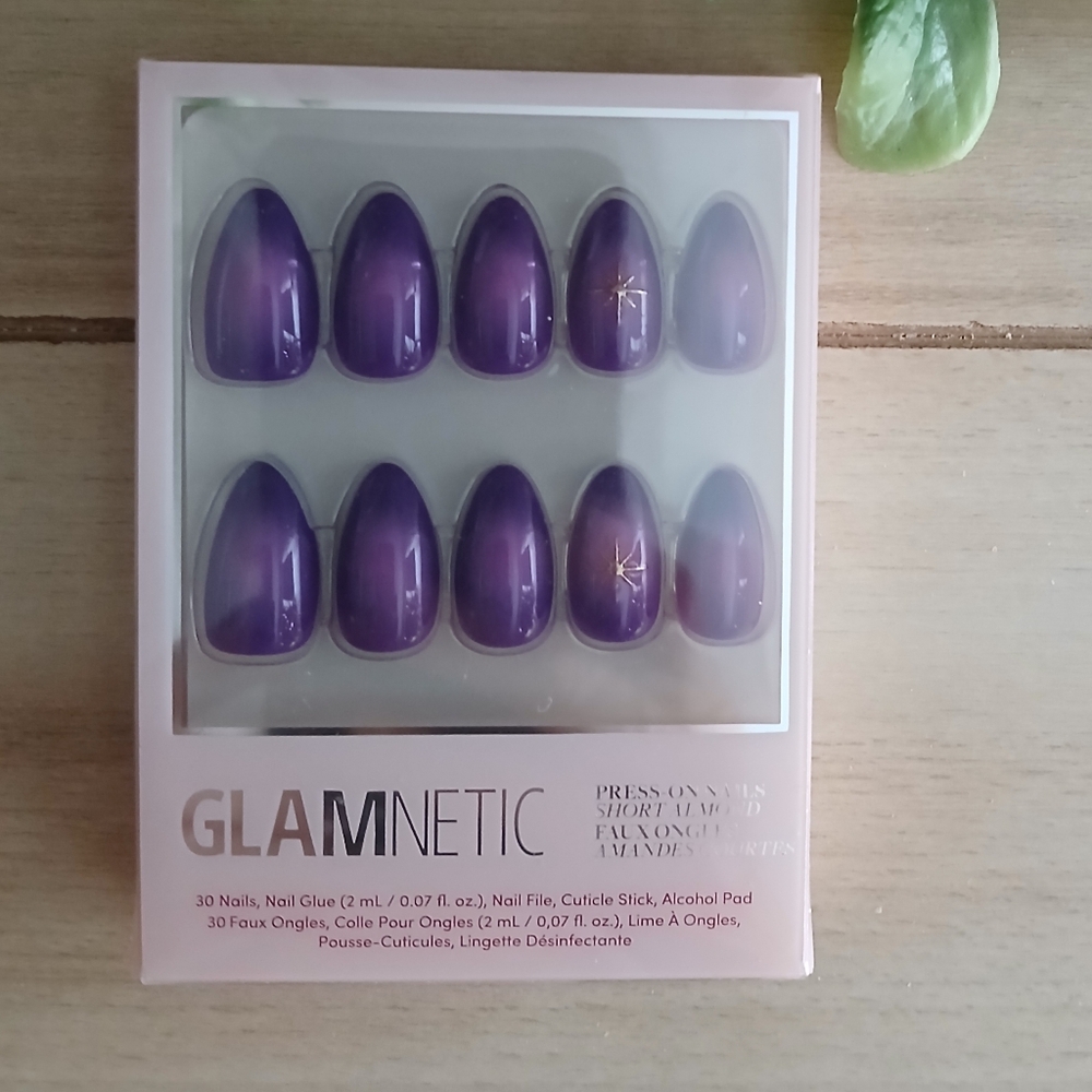 WOW! Glamnetic Short Almond Nail In ~ Tarot She's A Beauty - Picture 6 of 7
